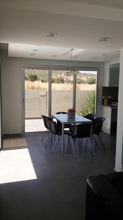Palms Resort Apartments Alethriko Chambre photo
