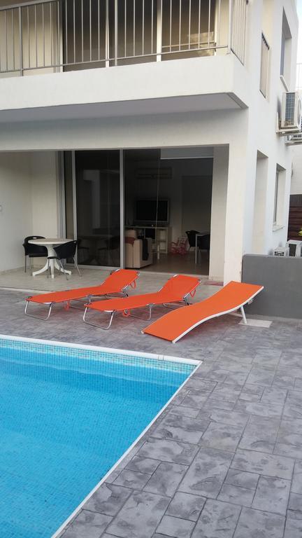 Palms Resort Apartments Alethriko Extérieur photo